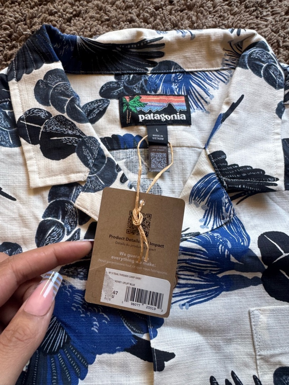 Patagonia Men’s White Short-Sleeve Button-Up with Blue & Black Bird Print - Picture 3 of 4